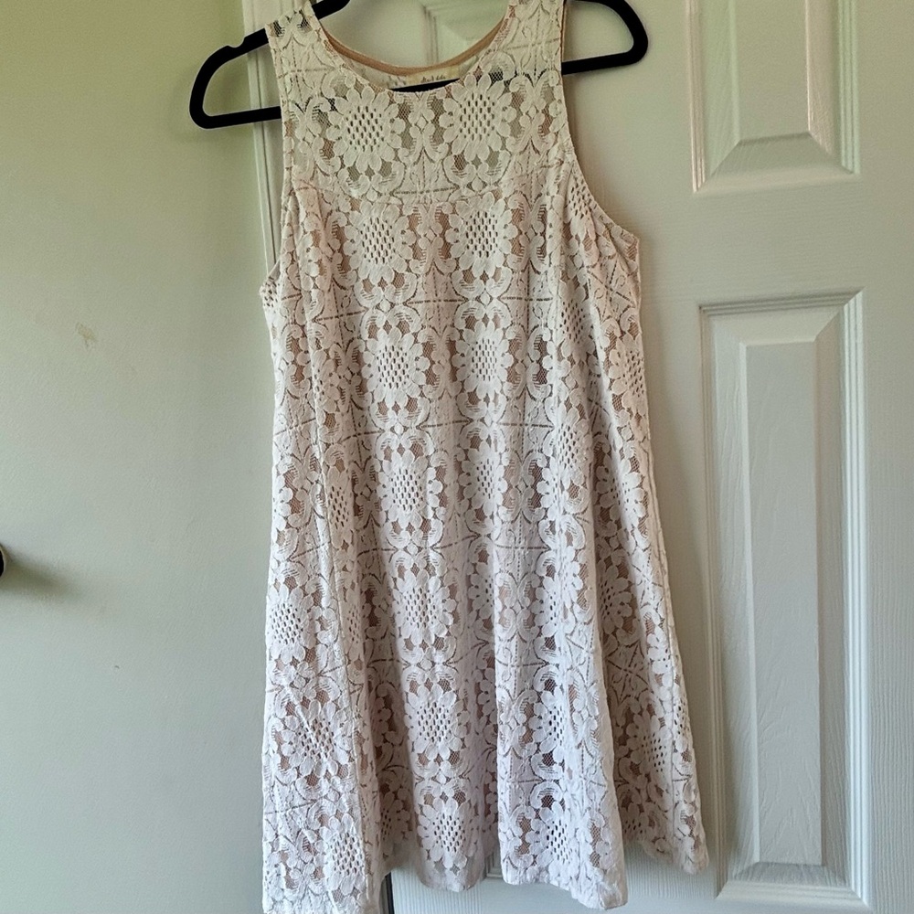Altar’d State White Lace Shift Dress Large Sleeveless Lined Boho Floral Keyhole